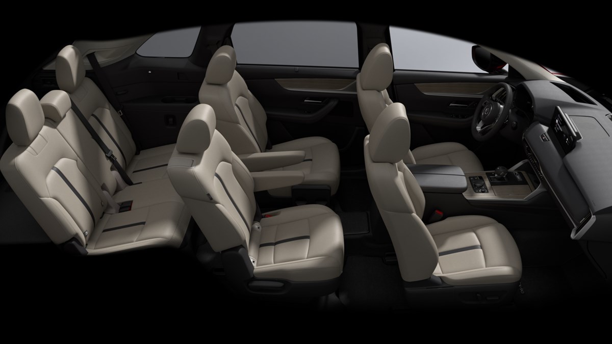 Khoang nội thất một mẫu xe Mazda cao cấp mới.